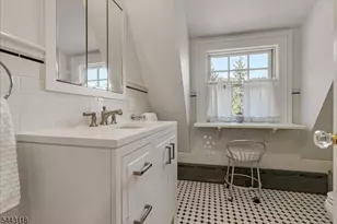 139 Gates Ave, Montclair, NJ 07042 - Photo 36