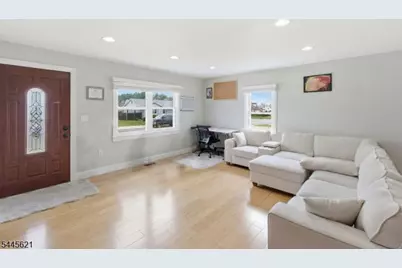 260 Edgewood Ter, South Bound Brook Boro, NJ 08880 - Photo 14