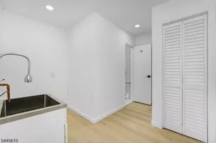 306 Warrenville Rd, Green Brook Township, NJ 08812 - Photo 12