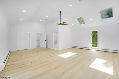 306 Warrenville Rd, Green Brook Township, NJ 08812 - Photo 34