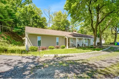 306 Warrenville Rd, Green Brook Township, NJ 08812 - Photo 2