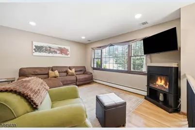 3 Seneca Trl, Jefferson Township, NJ 07438 - Photo 4