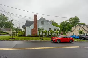 19 Robertson Rd, West Orange Township, NJ 07052 - Photo 4