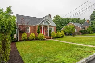19 Robertson Rd, West Orange Township, NJ 07052 - Photo 2