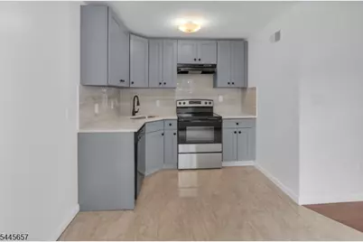 301 Nesbit Ter, Irvington, NJ 07111 - Photo 20