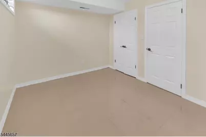 301 Nesbit Ter, Irvington, NJ 07111 - Photo 14