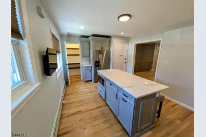 43 Manchester Ct, Wayne, NJ 07470 - Photo 8