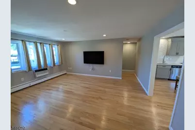 43 Manchester Ct, Wayne Twp., NJ 07470 - Photo 16