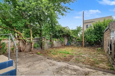 305 Pacific St, Paterson, NJ 07503 - Photo 30