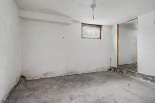 305 Pacific St, Paterson, NJ 07503 - Photo 28