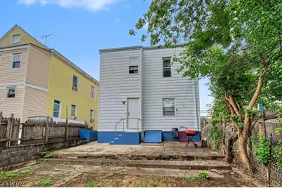 305 Pacific St, Paterson, NJ 07503 - Photo 32