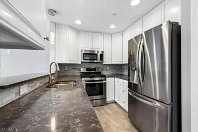 811 Donato Cir, Scotch Plains Township, NJ 07076 - Photo 10