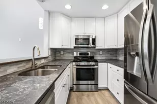 811 Donato Cir, Scotch Plains Township, NJ 07076 - Photo 8