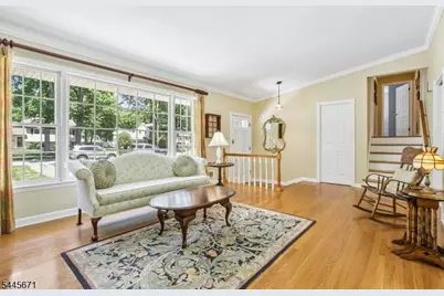 39 Whitney Dr, Berkeley Heights Township, NJ 07922 - Photo 4