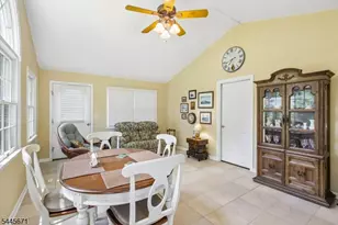 39 Whitney Dr, Berkeley Heights Township, NJ 07922 - Photo 14