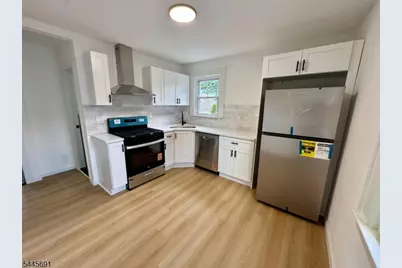 662 Selfmaster Pkwy, Union Township, NJ 07083 - Photo 10