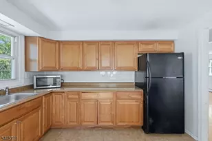 10 N Washington Ave, Woodbridge Township, NJ 07067 - Photo 16