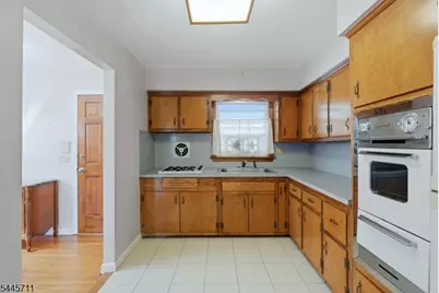 10 N Washington Ave, Woodbridge Township, NJ 07067 - Photo 6