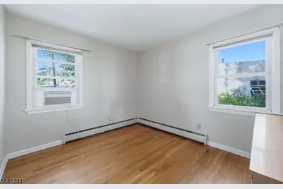 10 N Washington Ave, Woodbridge Township, NJ 07067 - Photo 10