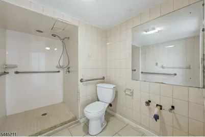 10 N Washington Ave, Woodbridge Township, NJ 07067 - Photo 30