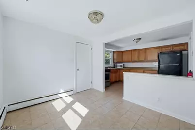 10 N Washington Ave, Woodbridge Township, NJ 07067 - Photo 18