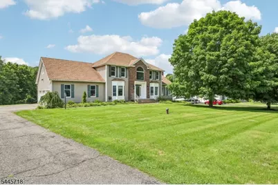 6 Comanche Trl, Vernon Twp., NJ 07462 - Photo 2