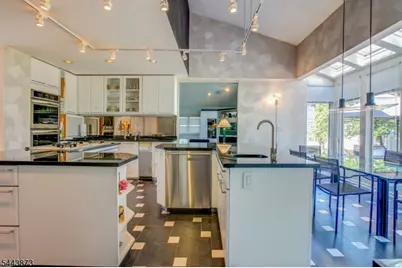 46 Calvert Ave West, Edison, NJ 08820 - Photo 12