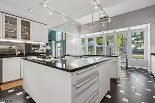 46 Calvert Ave W, Edison, NJ 08820 - Photo 10