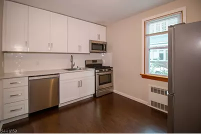 18 The Cres, Montclair, NJ 07042 - Photo 2