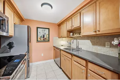 7 Prospect St #410, Morristown, NJ 07960 - Photo 16