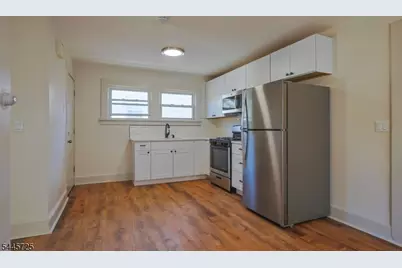 15 Hilltop Pl #2, Montclair, NJ 07042 - Photo 1