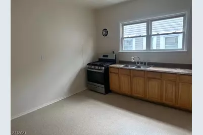 31-33 Norman Rd, Newark, NJ 07106 - Photo 8