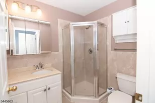 49 Stuyvesant Ave, Lyndhurst Township, NJ 07071 - Photo 14
