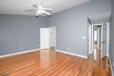 49 Stuyvesant Ave #16, Lyndhurst Township, NJ 07071 - Photo 12