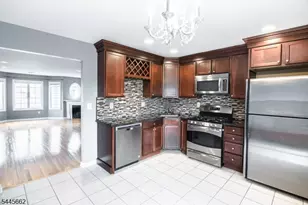 49 Stuyvesant Ave, Lyndhurst Township, NJ 07071 - Photo 4
