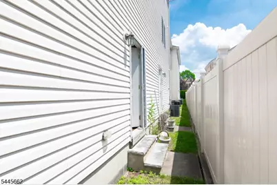 49 Stuyvesant Ave #16, Lyndhurst Township, NJ 07071 - Photo 24