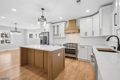 18 Burchfield Ave, Cranford Township, NJ 07016 - Photo 10