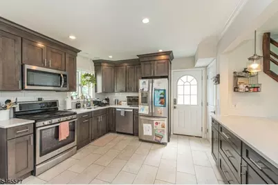 5 Doherty Dr East, Clifton, NJ 07013 - Photo 2