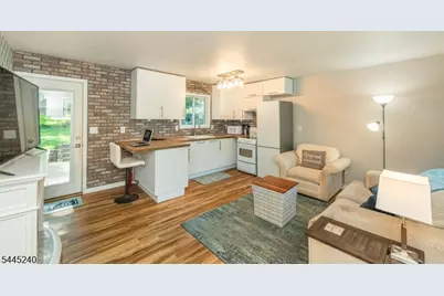 30 Tobyhanna Trl, Hopatcong, NJ 07843 - Photo 8