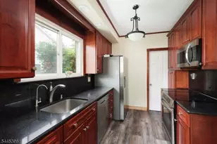 140 Valentine Pl, Woodbridge Township, NJ 07095 - Photo 14
