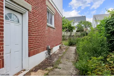 140 Valentine Pl, Woodbridge Township, NJ 07095 - Photo 24