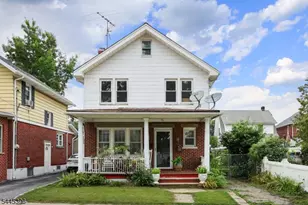 140 Valentine Pl, Woodbridge Township, NJ 07095 - Photo 2