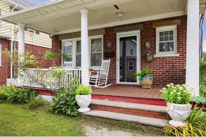 140 Valentine Pl, Woodbridge Township, NJ 07095 - Photo 4