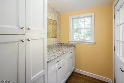 16 Chester Place, Chester, NJ 07930 - Photo 6
