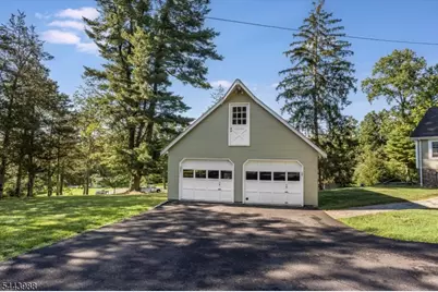 16 Chester Place, Chester, NJ 07930 - Photo 2