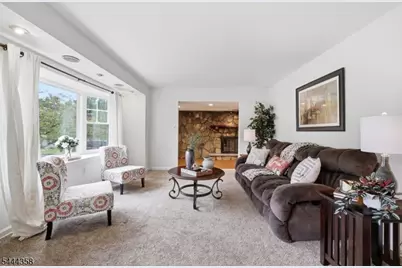 264 Vanderveer Rd, Bridgewater, NJ 08807 - Photo 2