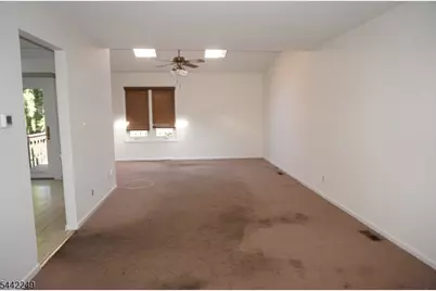 10 Hemlock Ct, Raritan Township, NJ 08822 - Photo 4