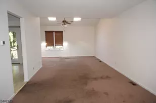 10 Hemlock Ct, Raritan Township, NJ 08822 - Photo 4
