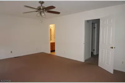 10 Hemlock Ct, Raritan Township, NJ 08822 - Photo 10