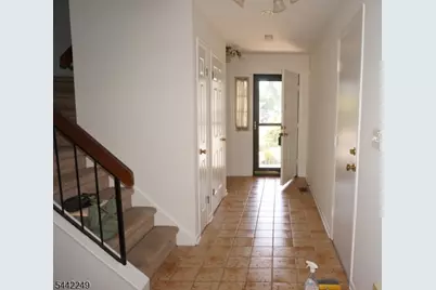 10 Hemlock Ct, Raritan Township, NJ 08822 - Photo 2